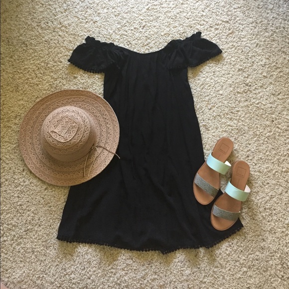 Forever 21 Adorable Black Off The Shoulder Dress Size Small - Picture 2 of 6